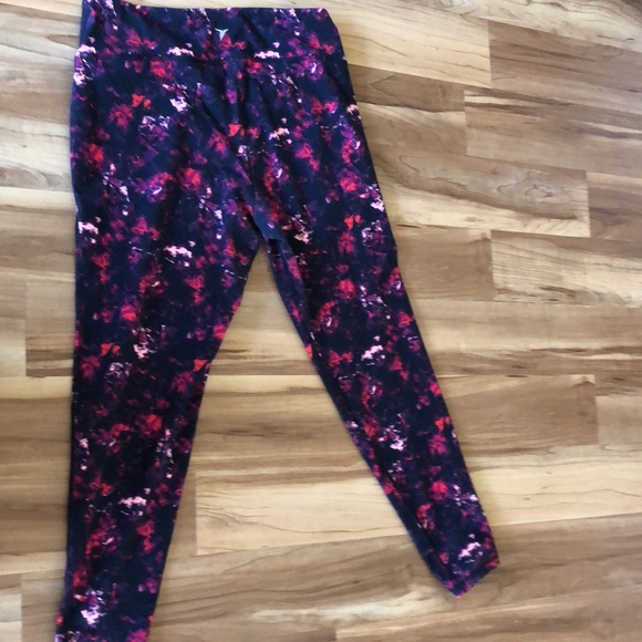 Old Navy Active go-dry black purple red leggings - Picture 5 of 6